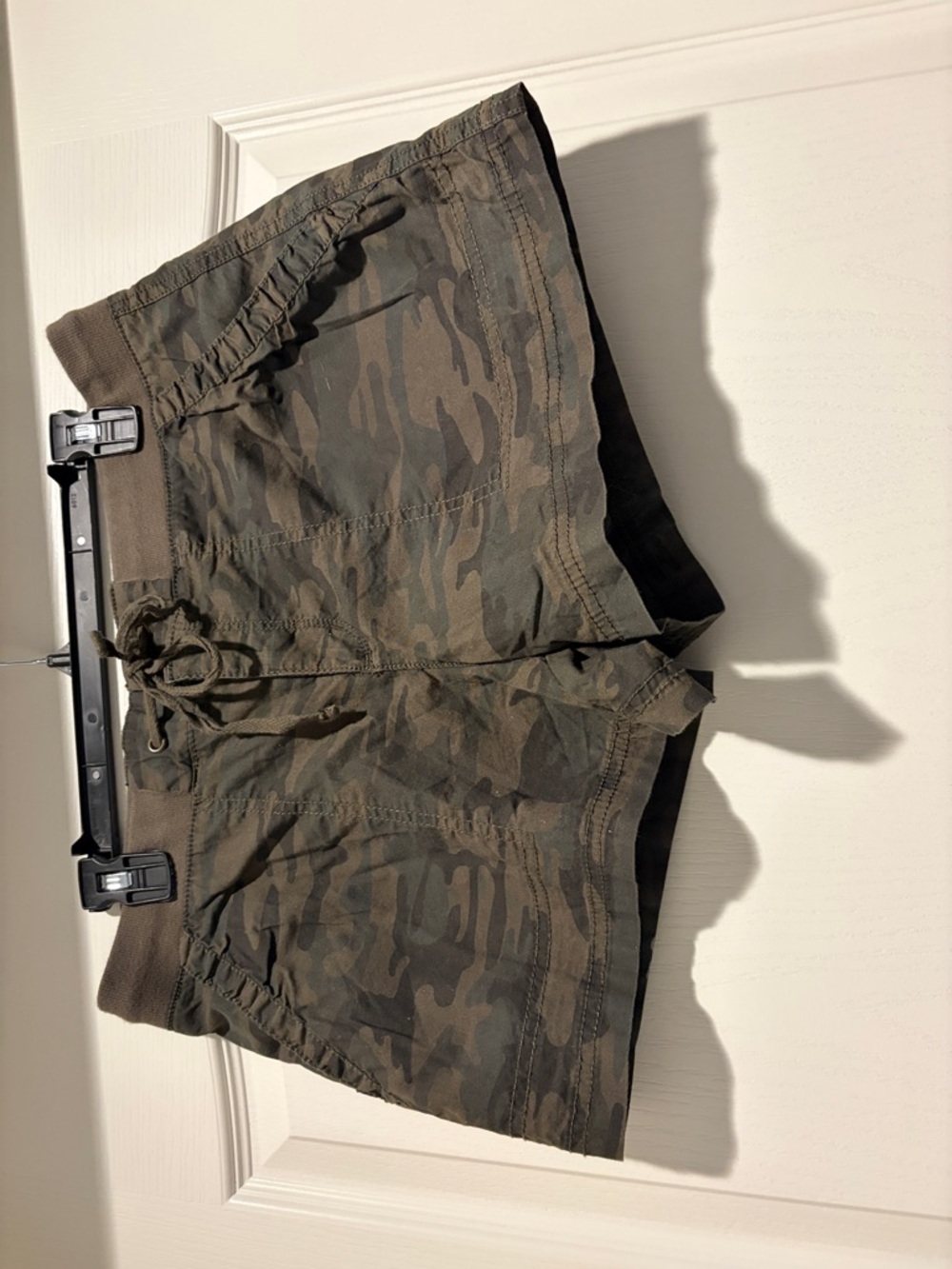 a.n.a Women's Camo Cargo Shorts - Olive/Brown